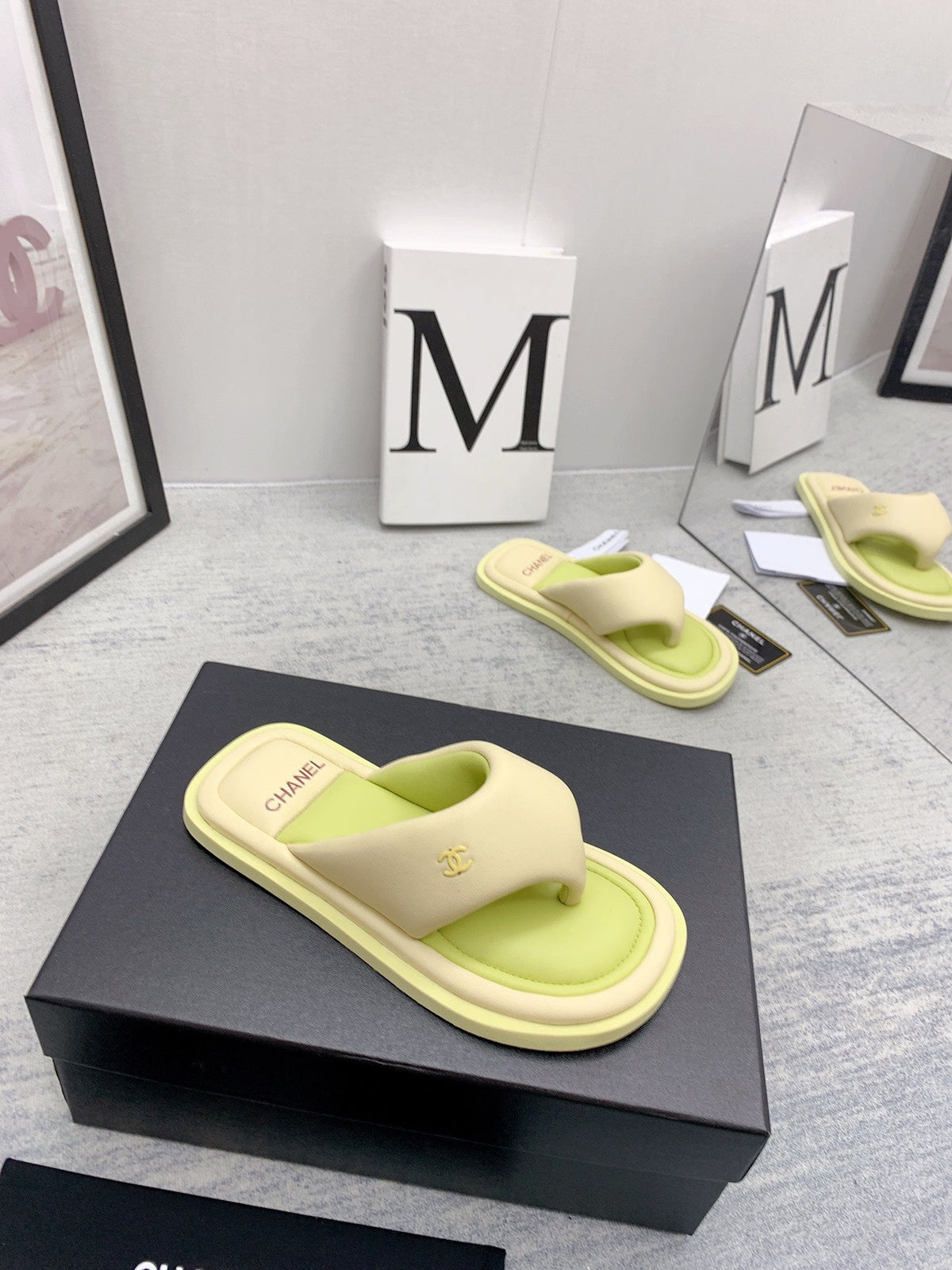 CC 26s Thong Sandals 2cm Beige Green Leather 163425