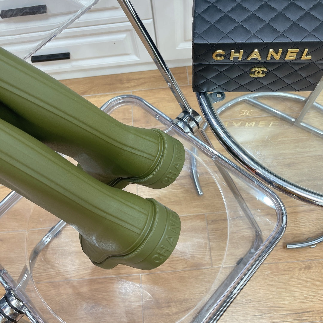 CC 26s Vintage Rain Boots Olive Green Rubber 476069