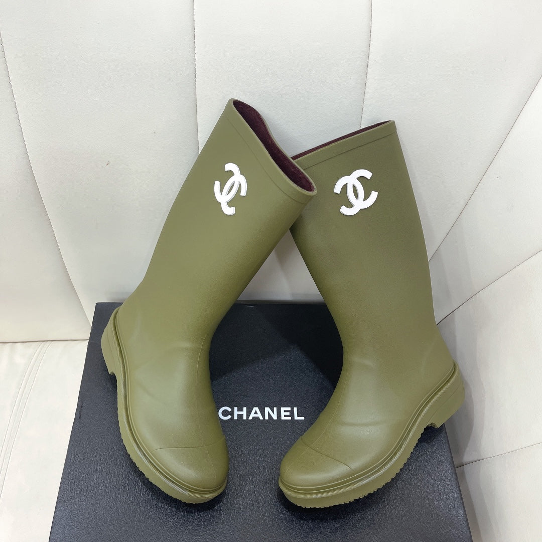CC 26s Vintage Rain Boots Olive Green Rubber 476069