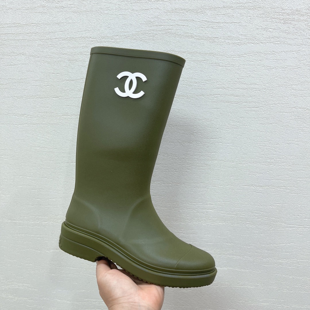 CC 26s Vintage Rain Boots Olive Green Rubber 476069