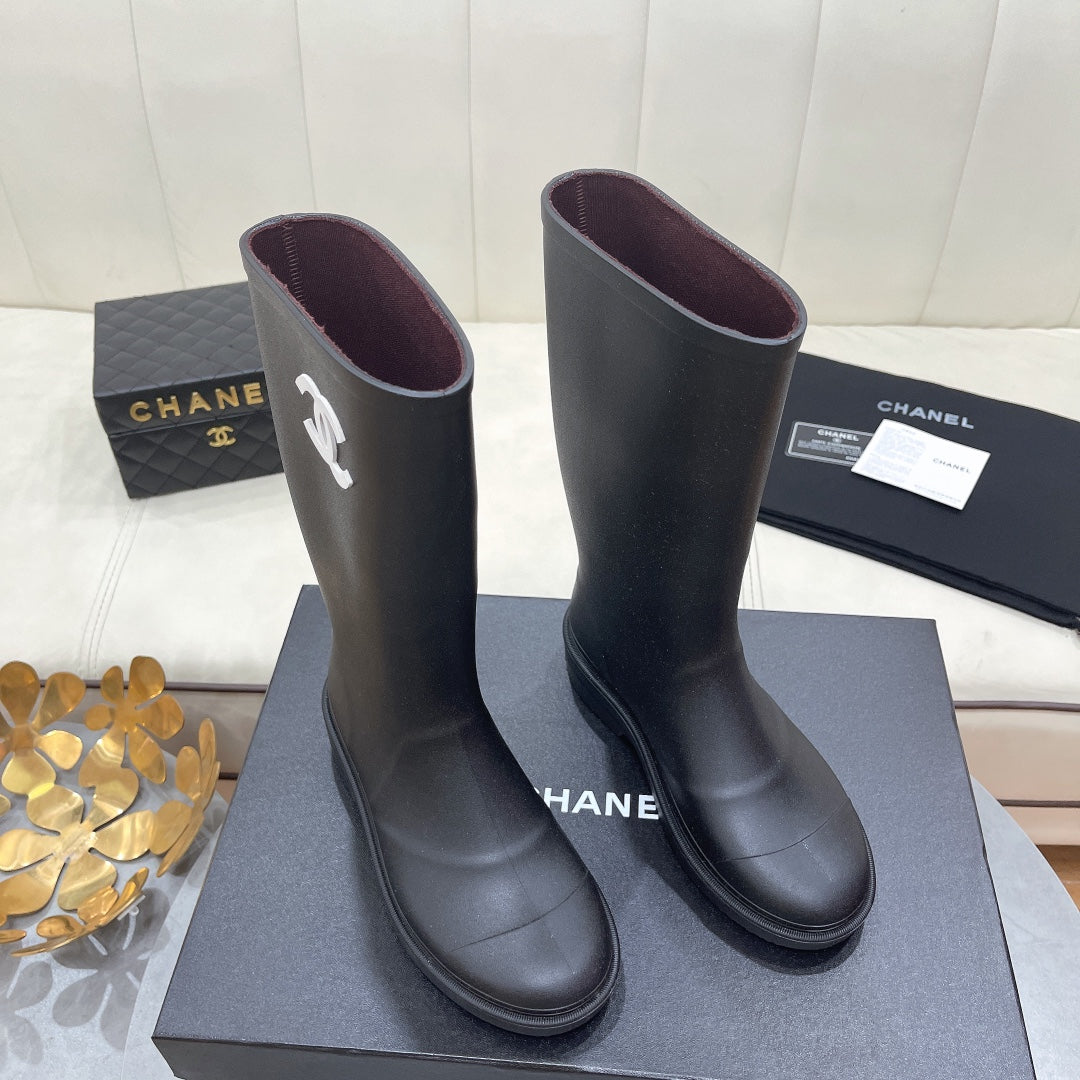 CC 26s Vintage Rain Boots Black Rubber 476071