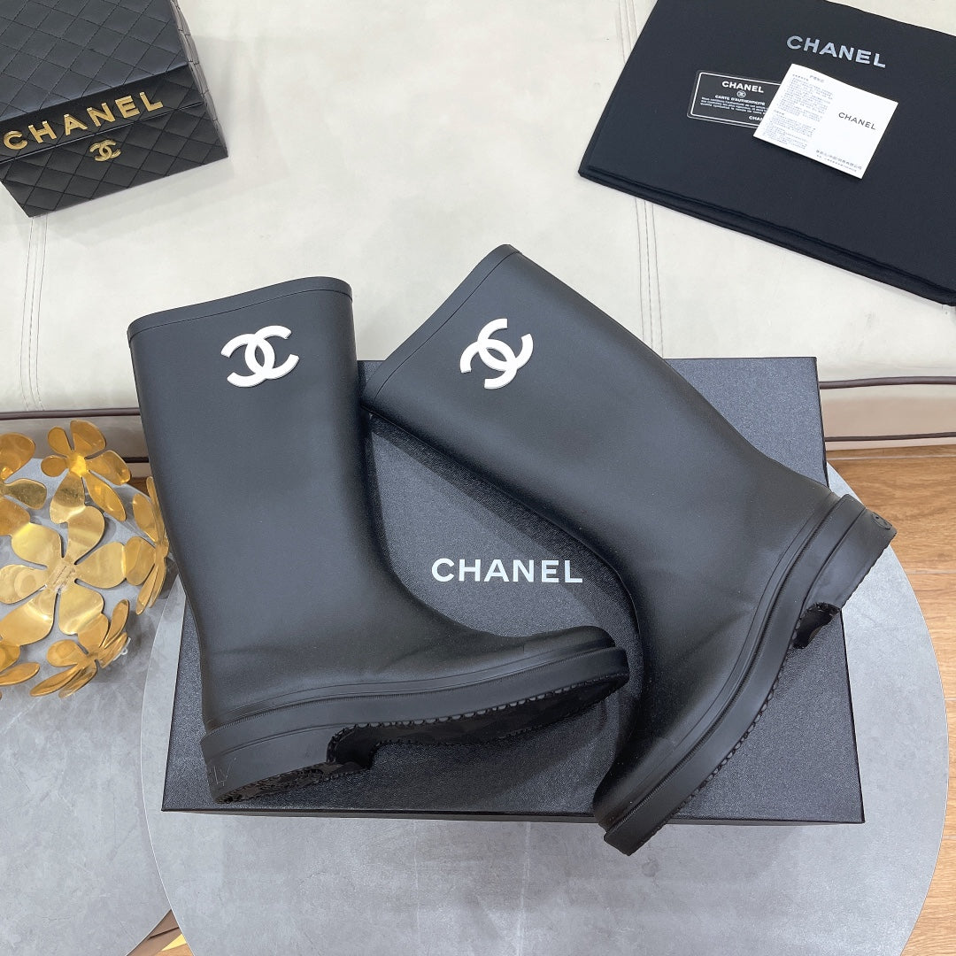 CC 26s Vintage Rain Boots Black Rubber 476071