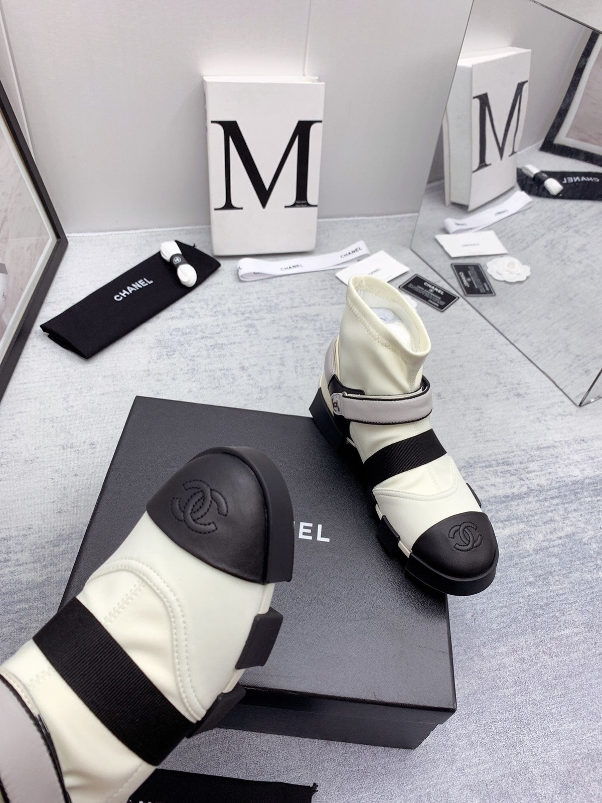 CC 26s Ankle Boots 4cm White Black Leather 162987