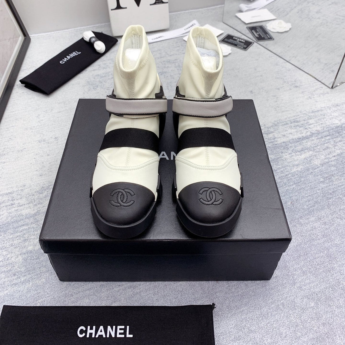 CC 26s Ankle Boots 4cm White Black Leather 162987