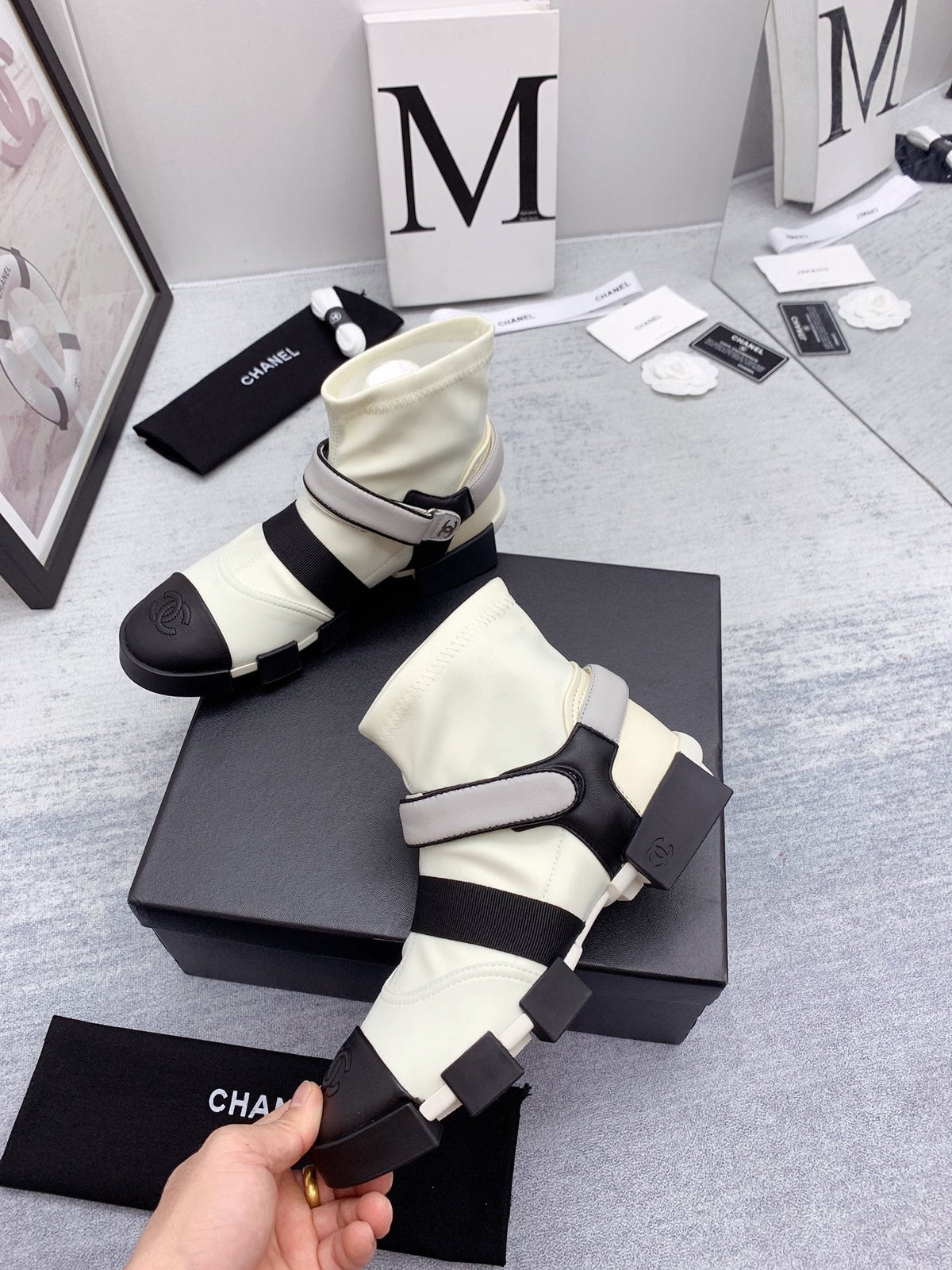CC 26s Ankle Boots 4cm White Black Leather 162987