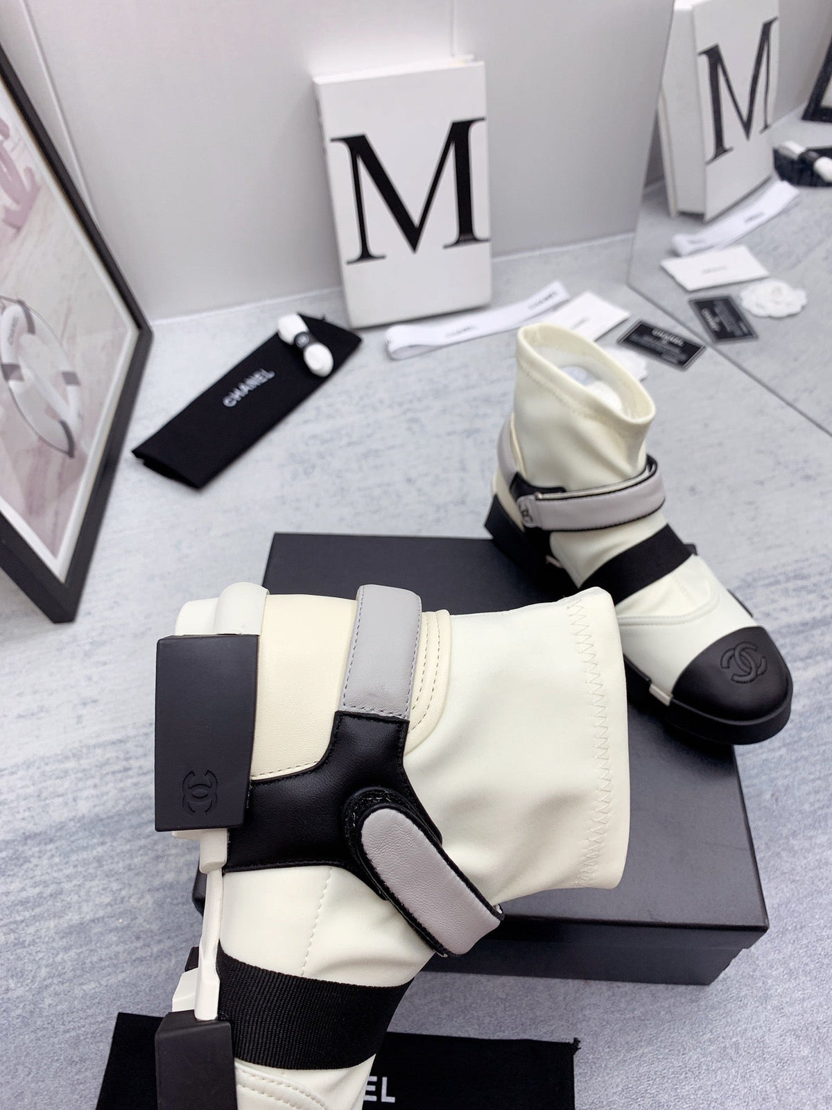 CC 26s Ankle Boots 4cm White Black Leather 162987