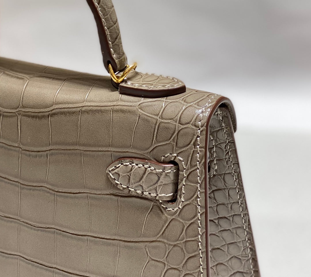 HM 25s Mini Kelly 19 Cm Brown Mocha Embossed Crocodile Gold Hardware (Need Pre Order)