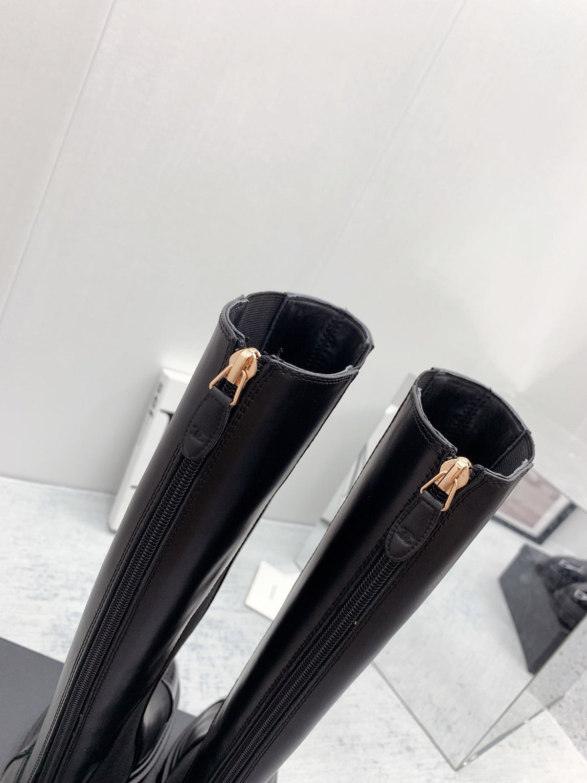 CC 26s Knee High Chelsea Boots Black Calfskin Patent Leather 160112