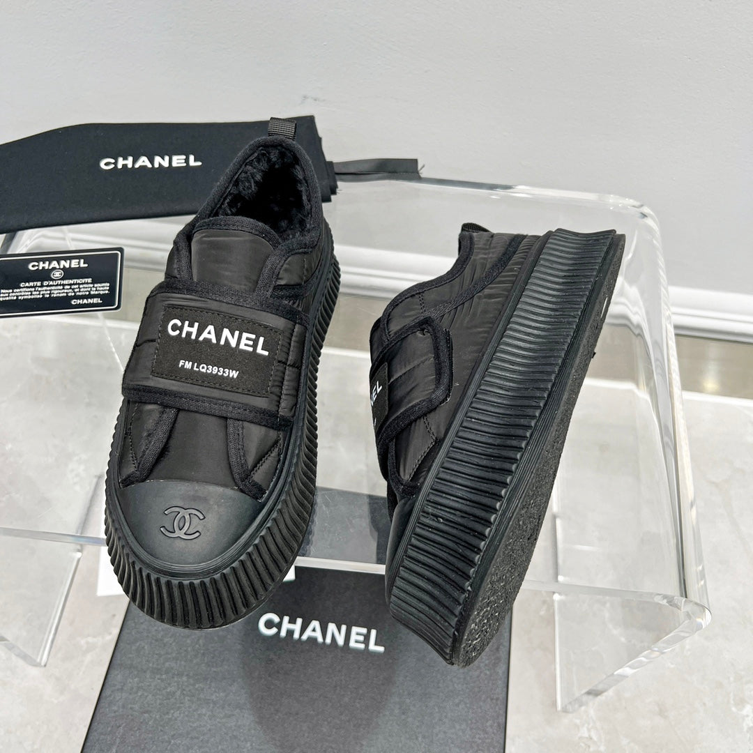 CC Low Sneaker Thick-Soled Black Rain Velvet Fabric