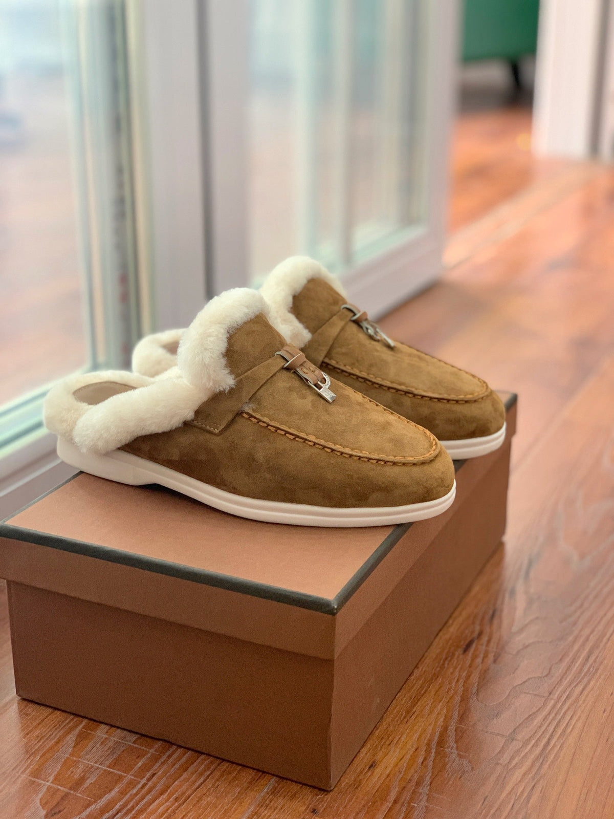 LP 26s Charms Walk Mules 2cm Camel Suede 110925