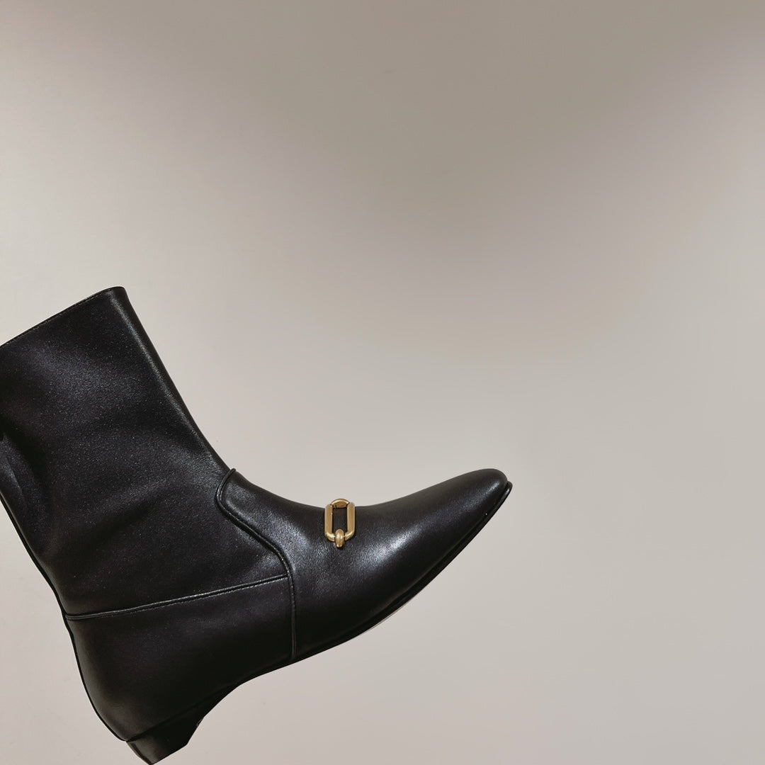 HM 26S Dora Gold Buckle Ankle Boots 2cm Black Leather