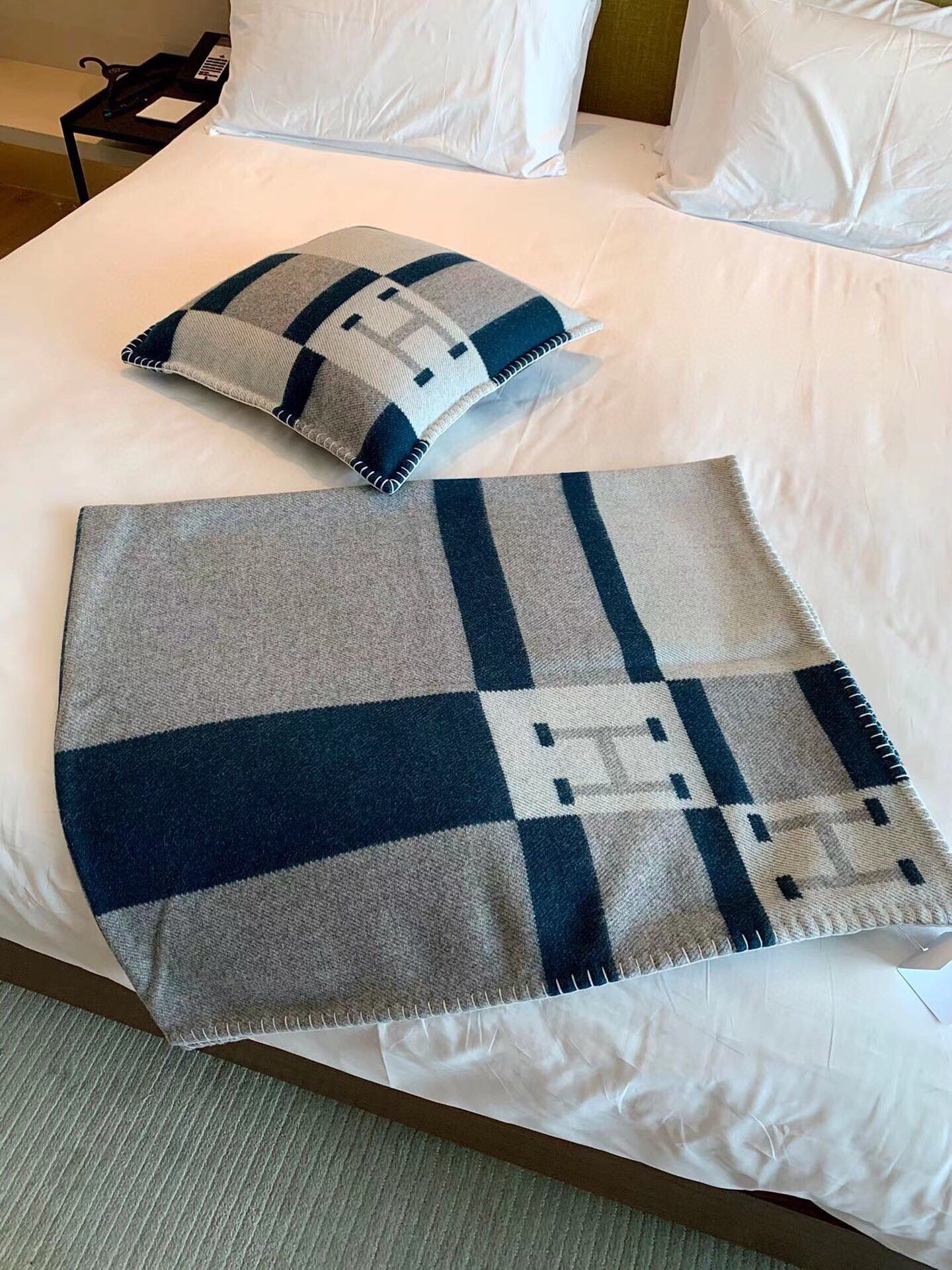 BLANKET 170 CM IN COLORFUL WOOL AND CASHMERE 689473