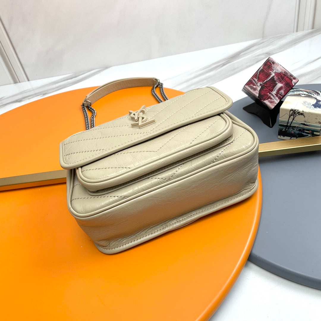 Niki Baby Shoulder Bag 28cm Old Ivory Glossy Leather 285475