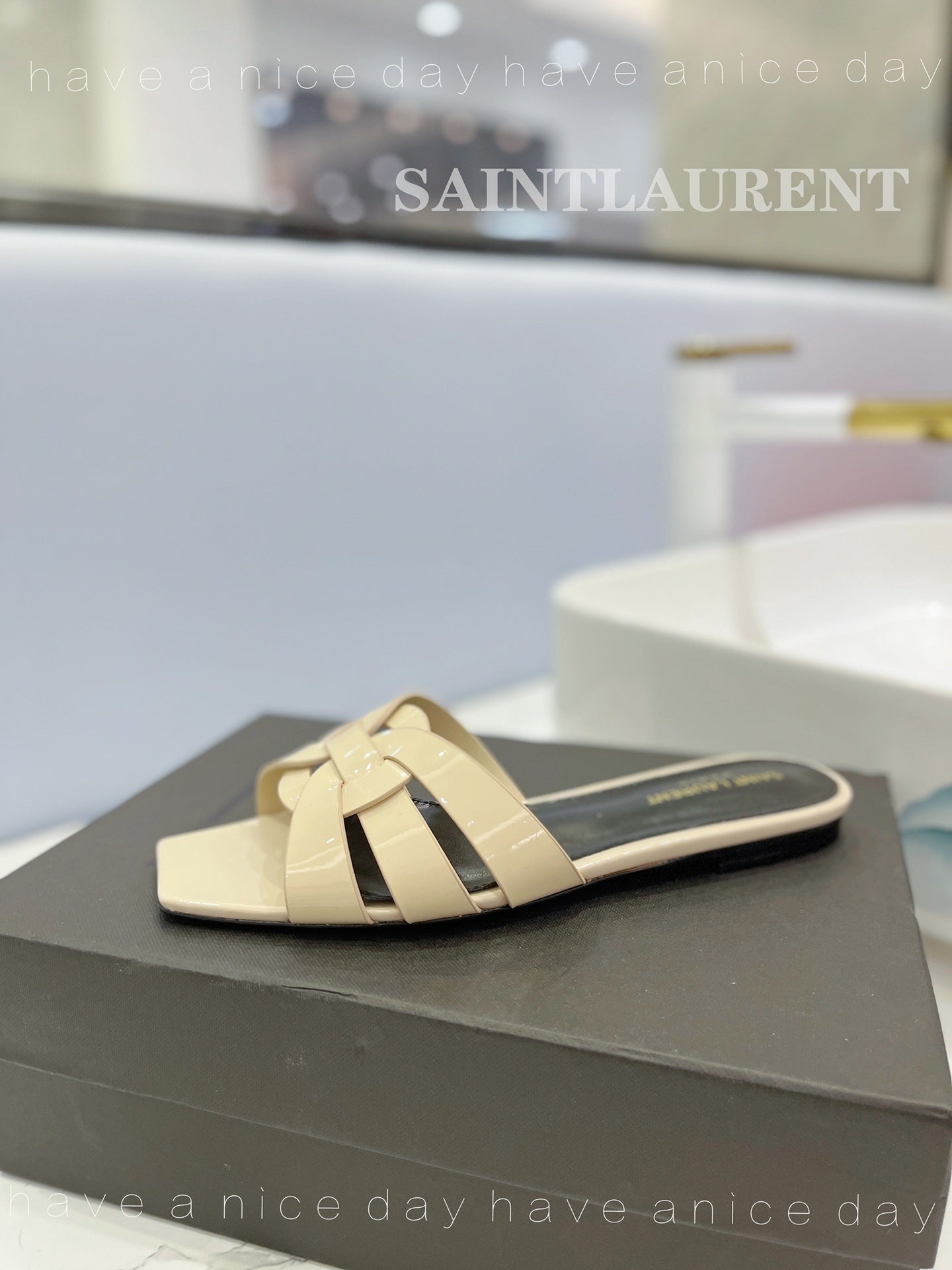 SL TRIBUTE SLIPPERS GLOSSY PASTEL YELLOW CALFSKIN