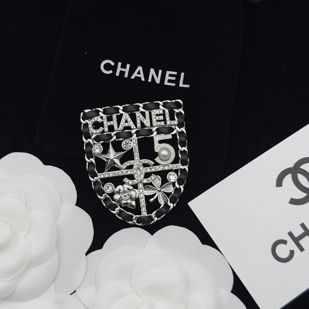 CC Brooch 173337