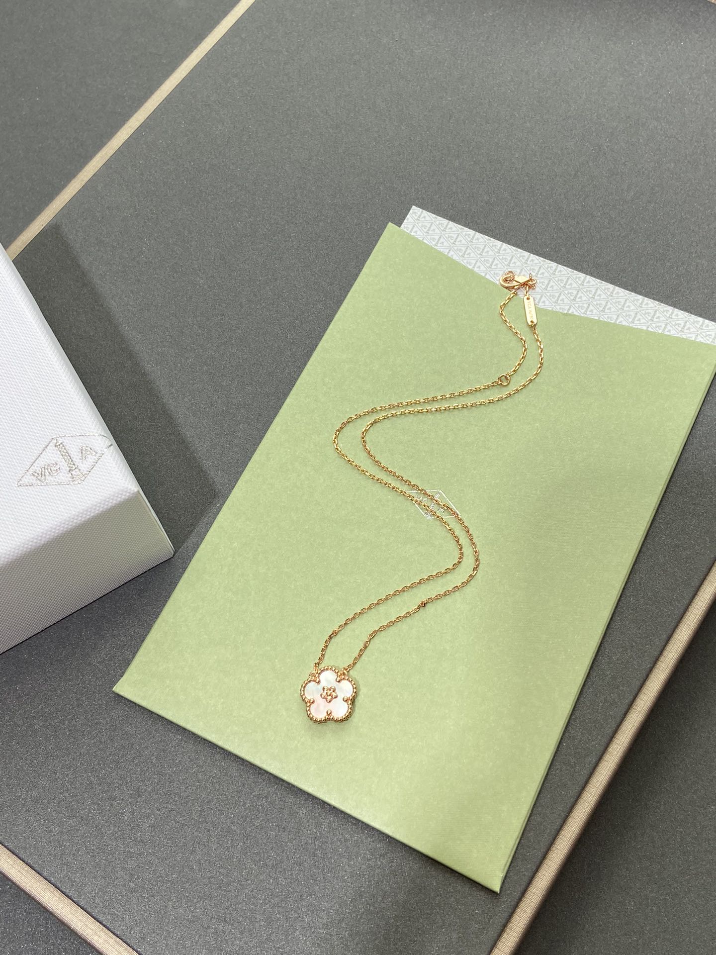 VCA Flower Lucky Spring White Mop Necklace Pink Gold