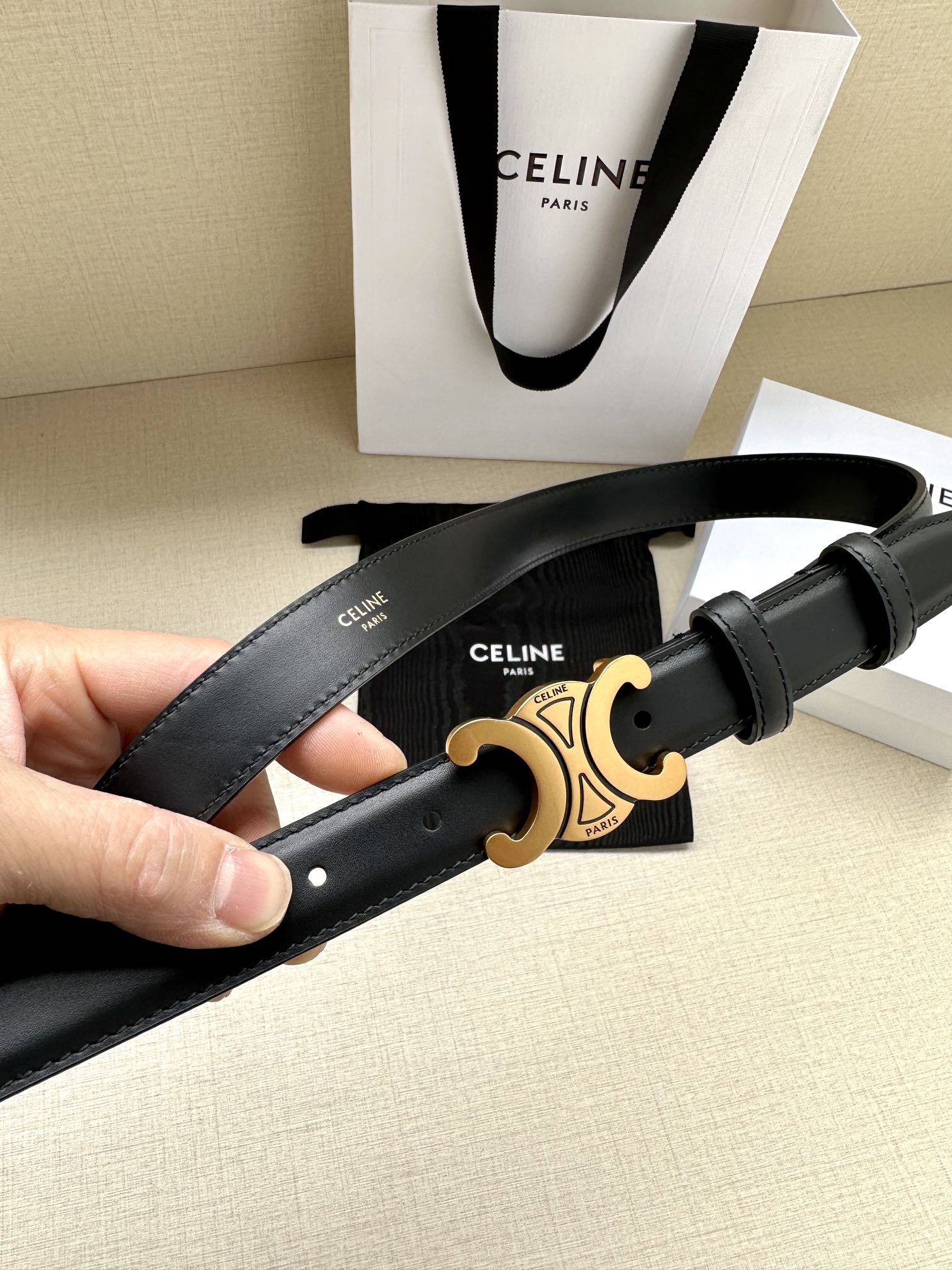 Medium Triomphe Belt 25mm Black Calfskin Gold Finishing