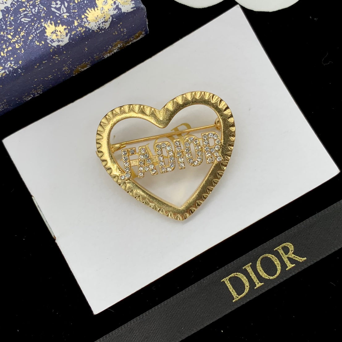 CD Brooch 178845