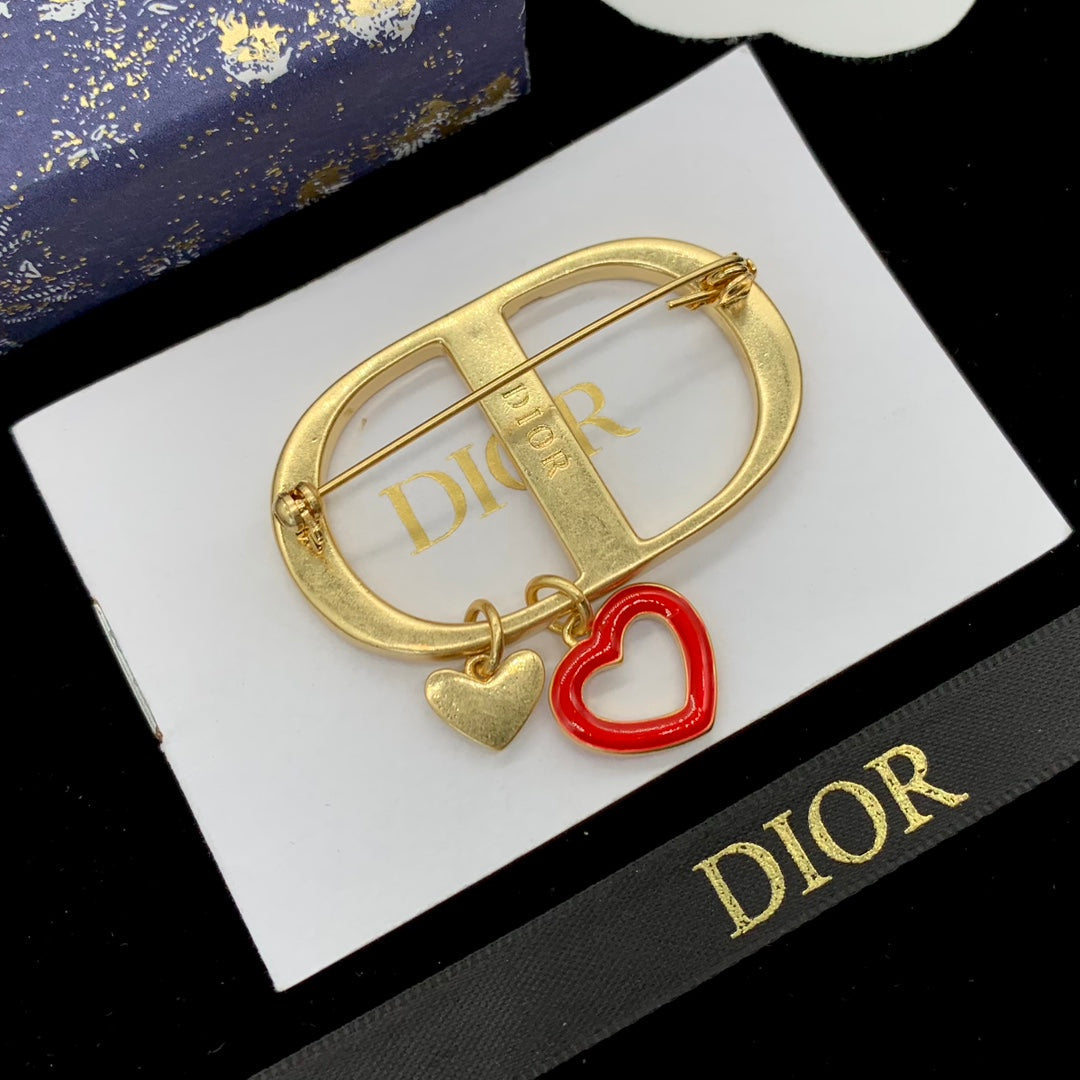 CD Brooch 178846