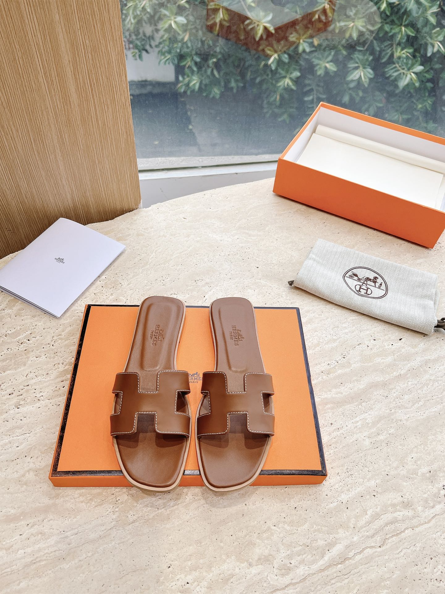 HM 25 Oran Sandal Brown Calfskin