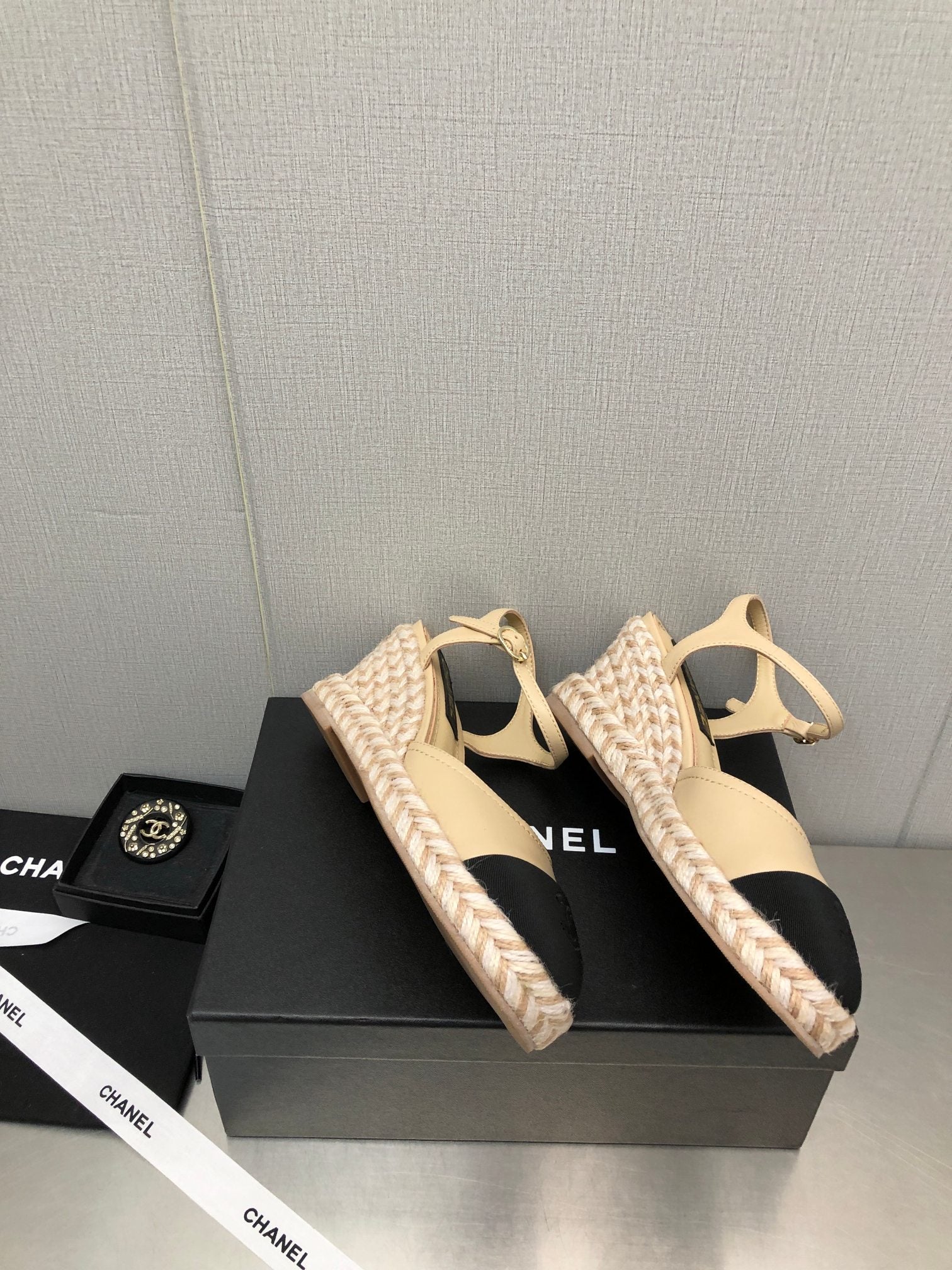 MARY JANE WEDGE BEIGE CREAM LAMBSKIN