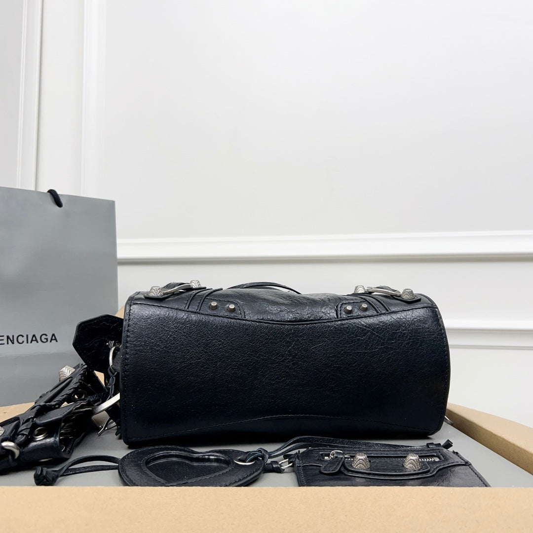 NEO CAGOLE 26 IN BLACK LAMBSKIN