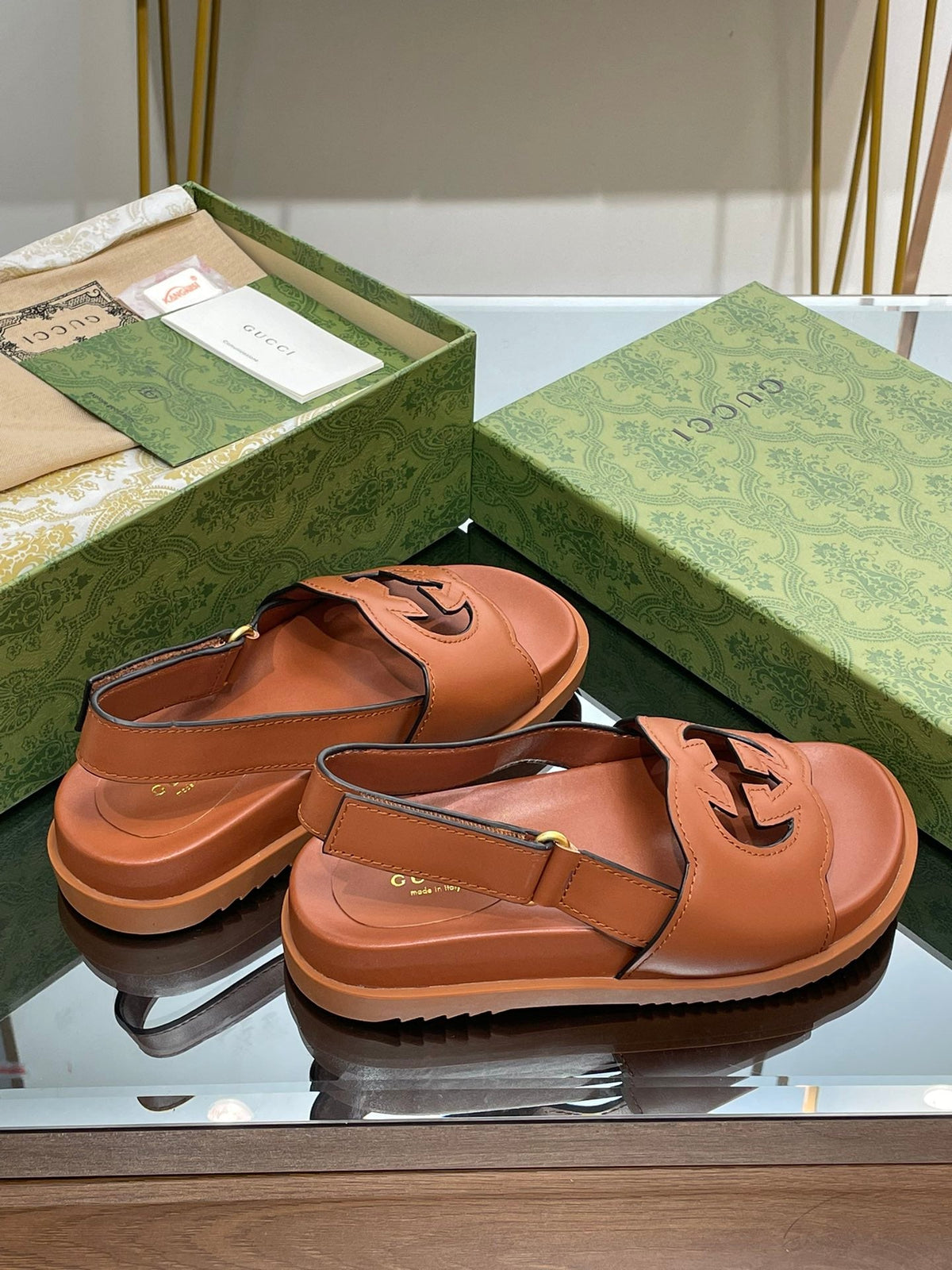 GG 26s Interlocking G Cut Out Sandal Caramel Lambskin