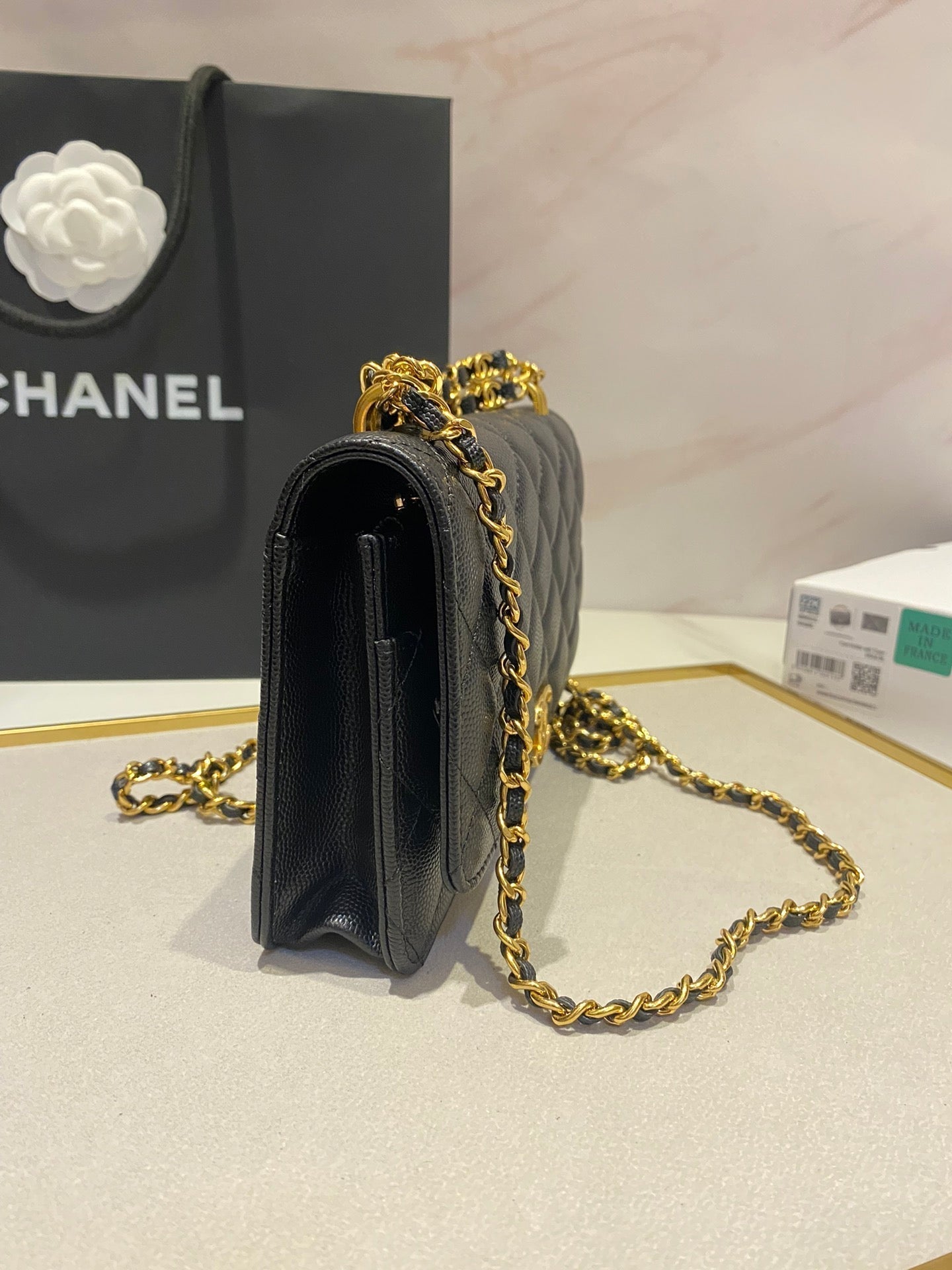 CC 24K Woc 19cm Black Grained Calfskin Gold Hardware