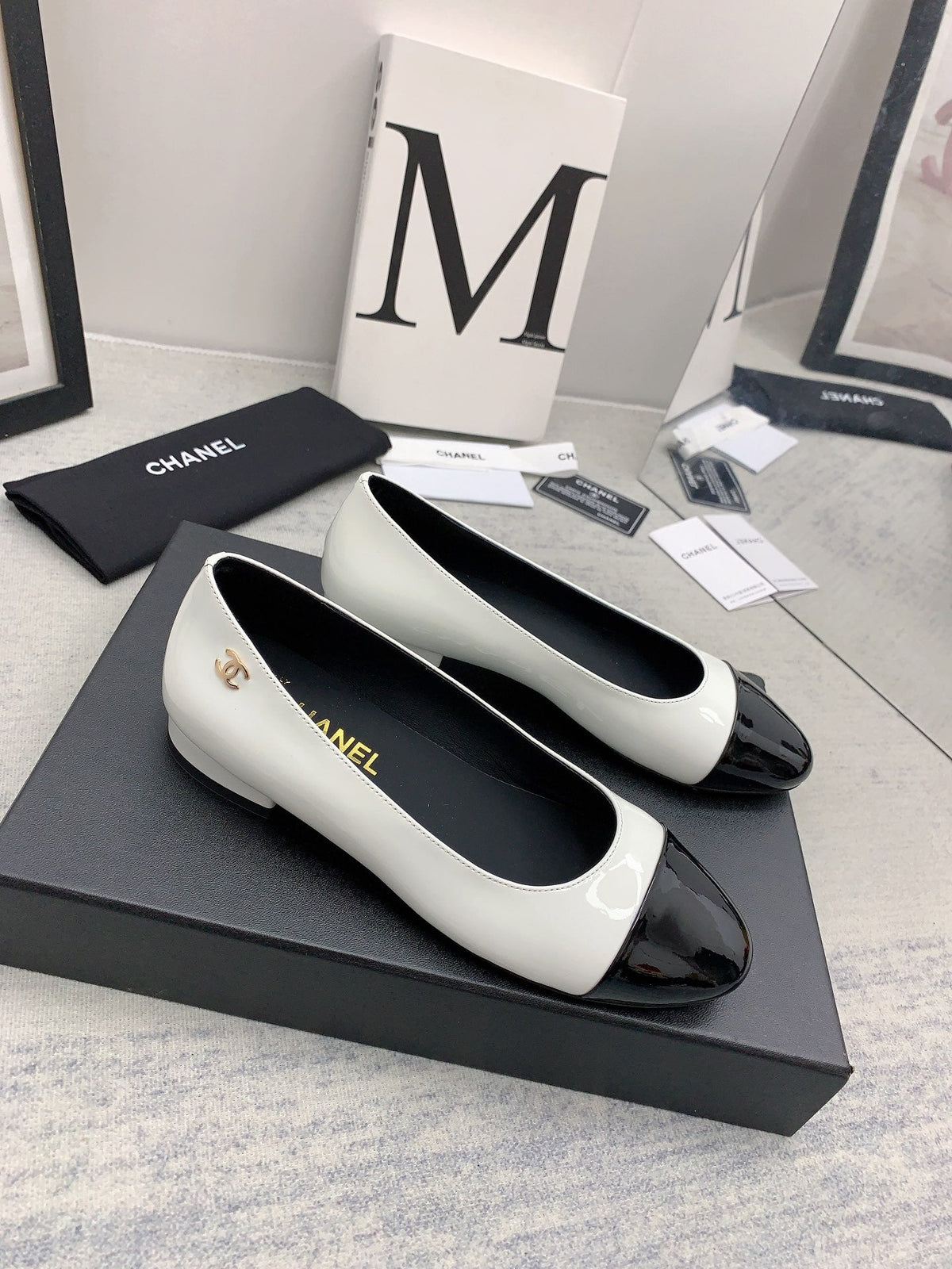 CC 26s Ballet Flats White Black Patent Leather 159944