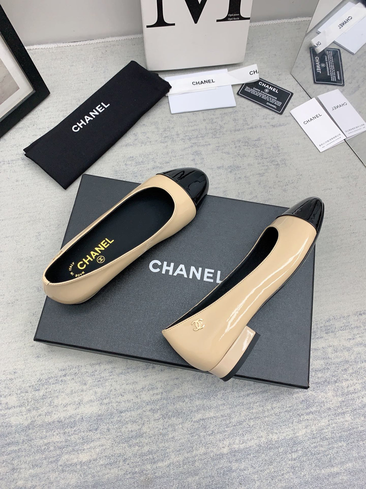 CC 26s Ballet Flats Beige Black Patent Leather 159948