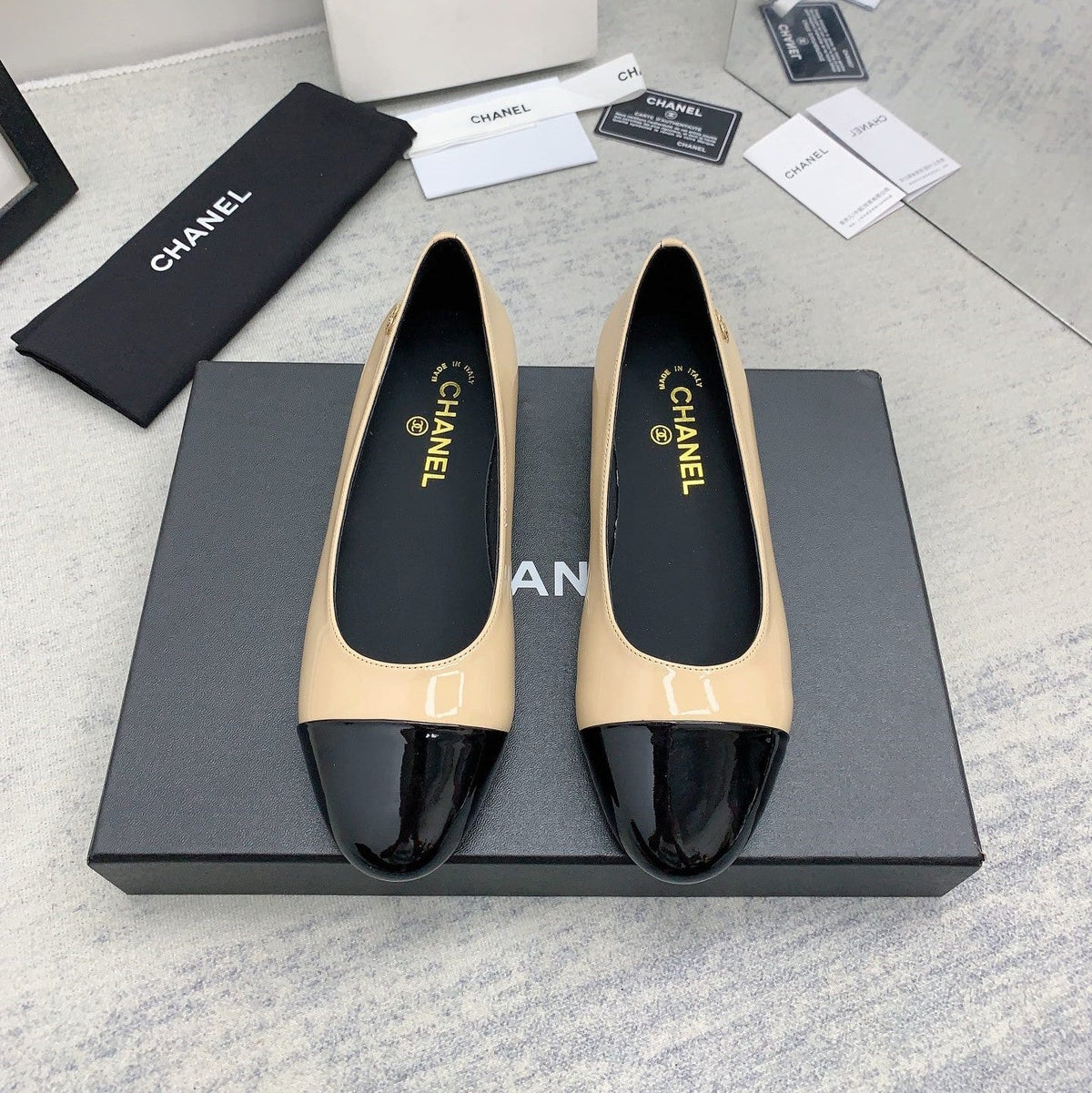 CC 26s Ballet Flats Beige Black Patent Leather 159948