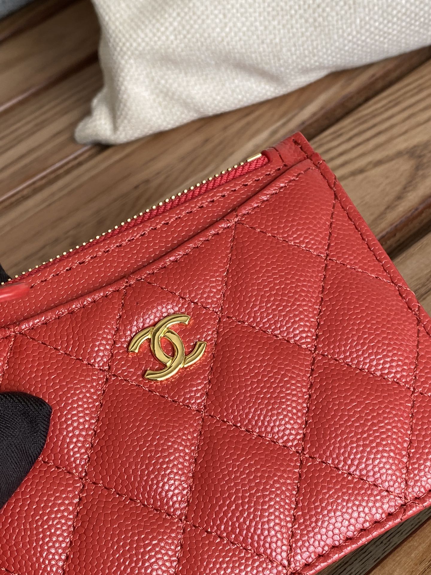 CC A84105 Coin Case Red Gold Metal Caviar 240739