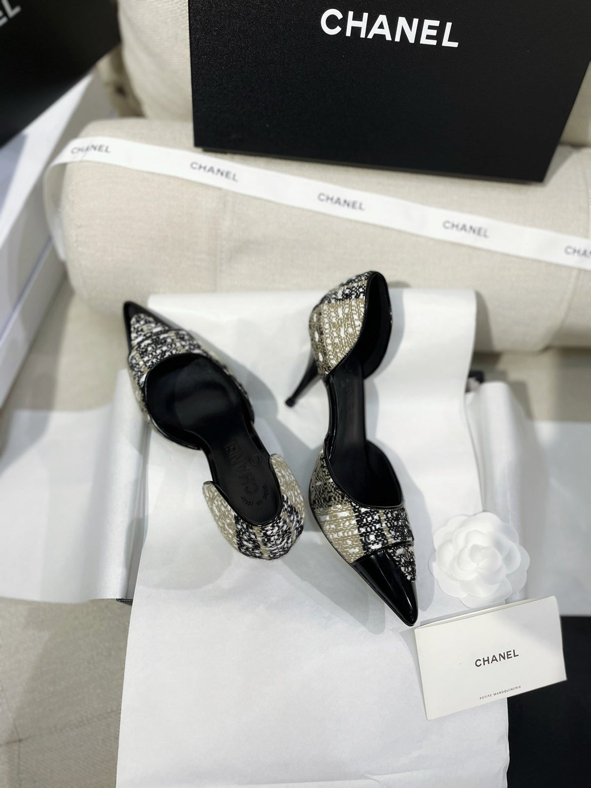 Chanel 26s Pumps Black Gold Tweed Patent Leather 156333