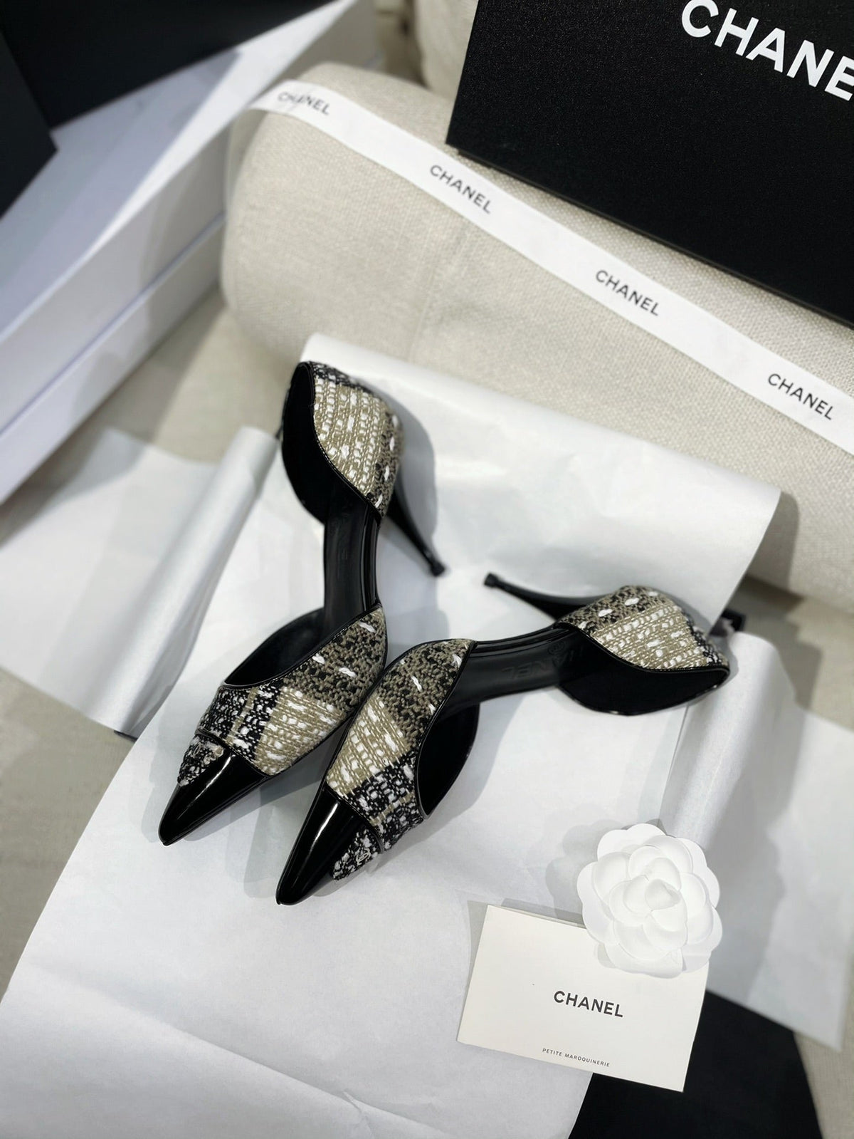Chanel 26s Pumps Black Gold Tweed Patent Leather 156333