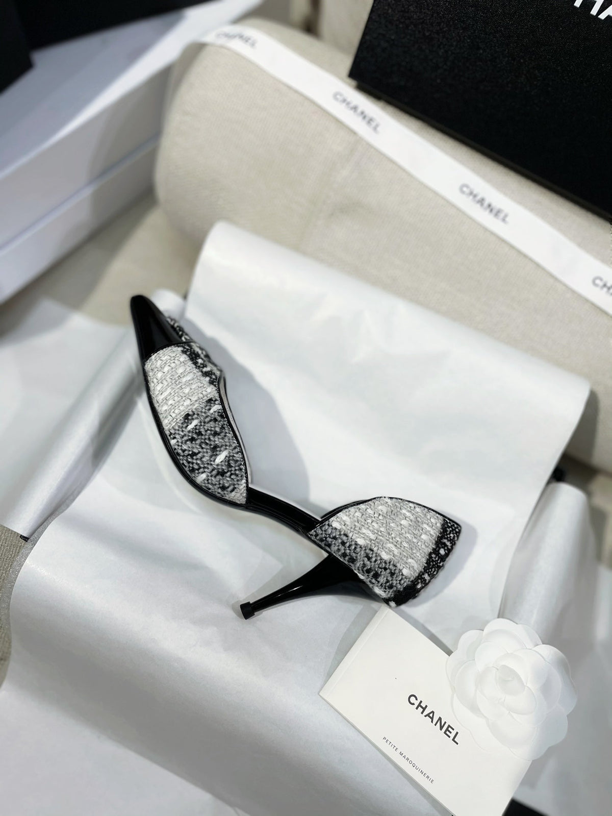 Chanel 26s Pumps Black White Tweed Patent Leather 156334