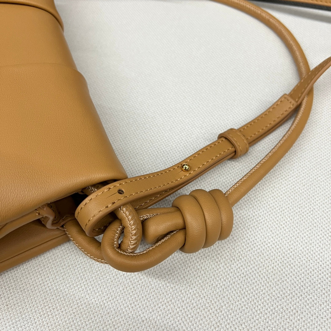 Loew Paseo Shoulder Bag 25cm Soft Gold Cowhide