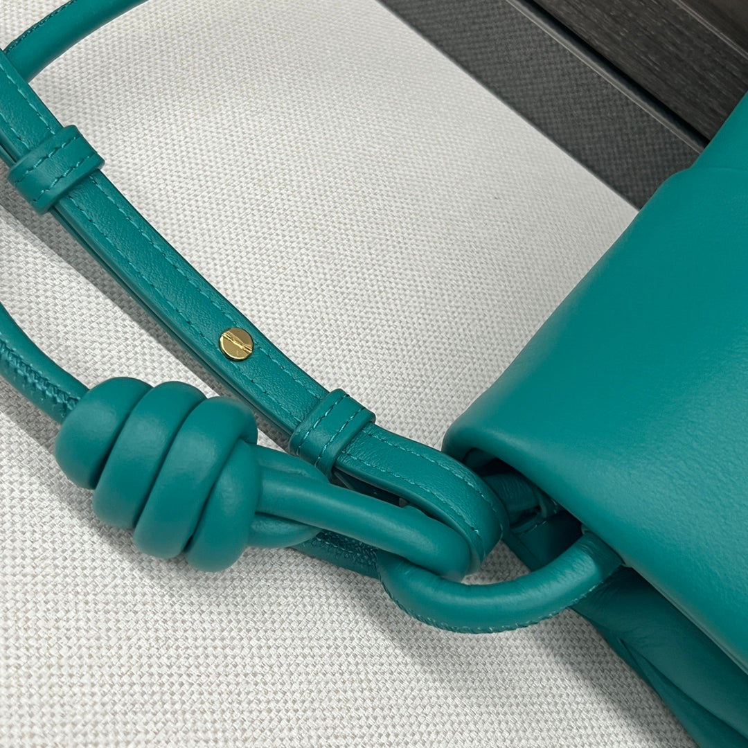 Loew Paseo Shoulder Bag 25cm Tropical Aqua Cowhide