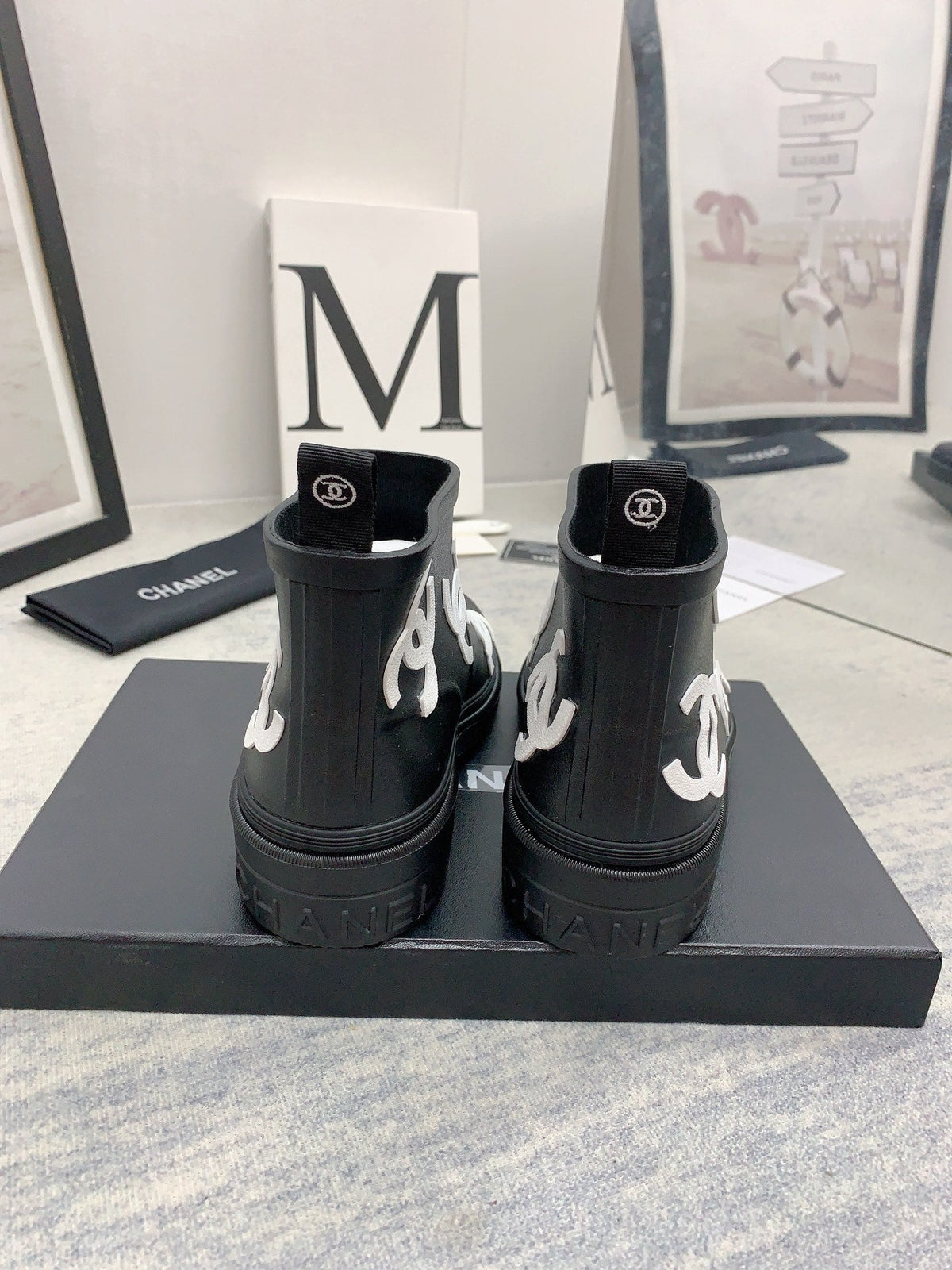 CC 26s Short Rain Boots 2cm Black White Caoutchouc Rubber 163775