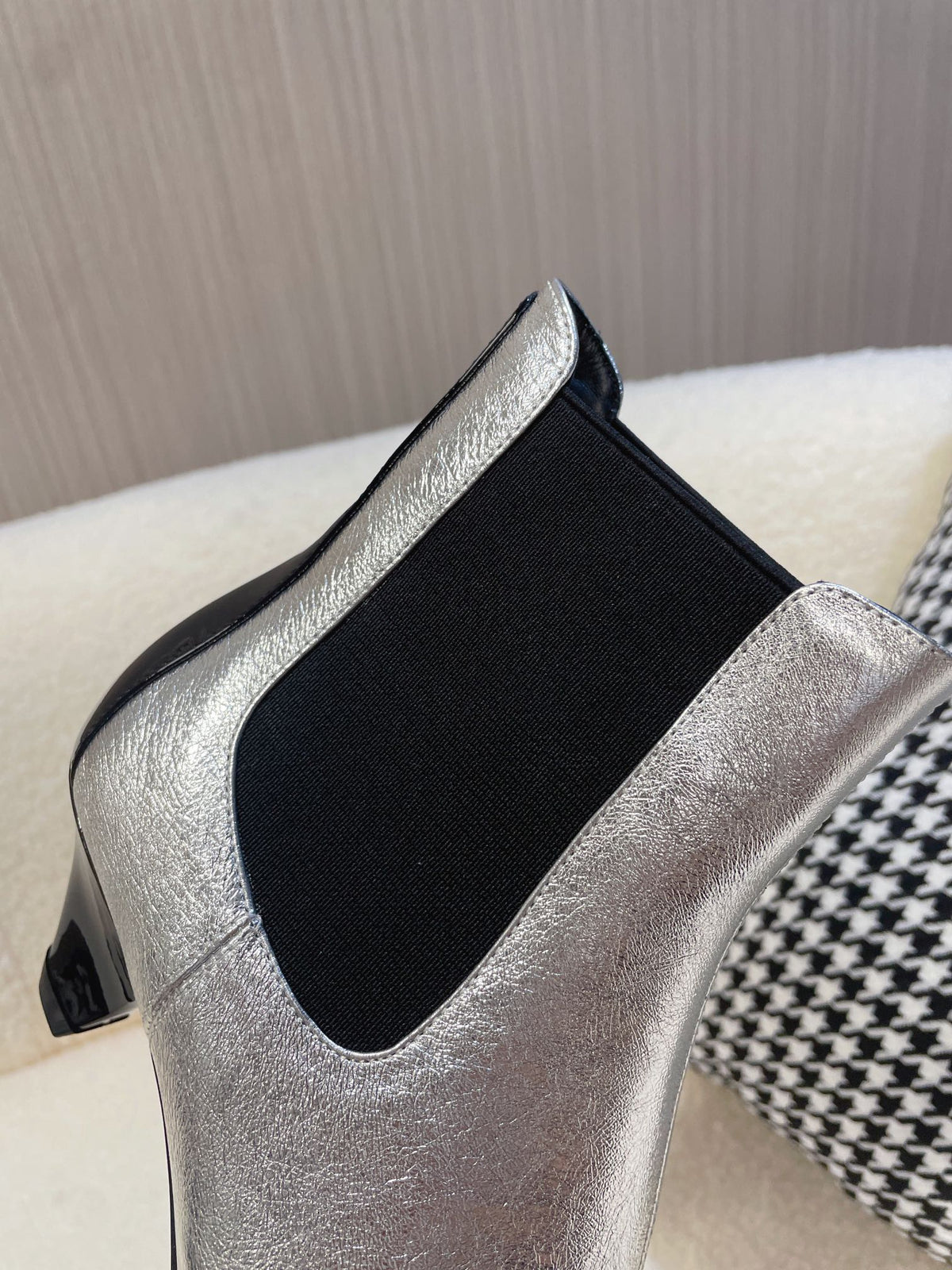 CC 26s Chelsea Boots 5cm Silver Black Leather Patent 108818