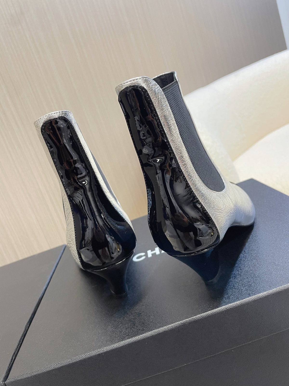 CC 26s Chelsea Boots 5cm Silver Black Leather Patent 108818