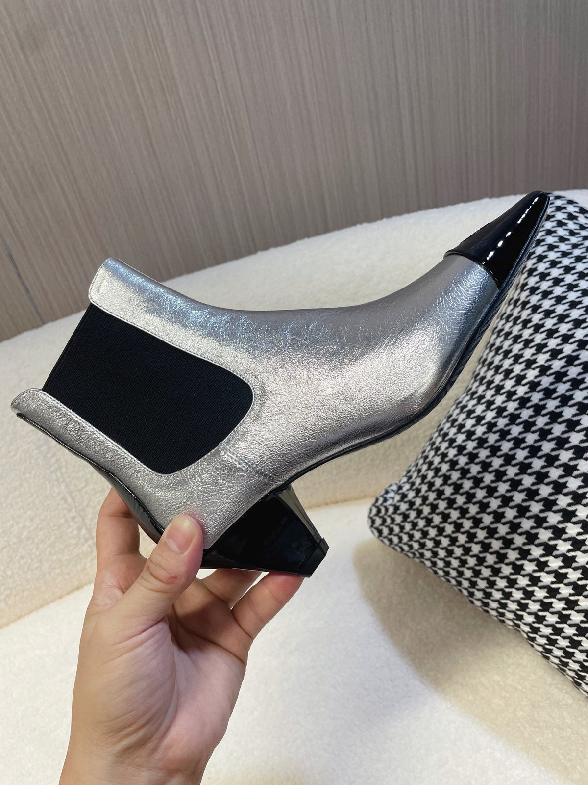 CC 26s Chelsea Boots 5cm Silver Black Leather Patent 108818