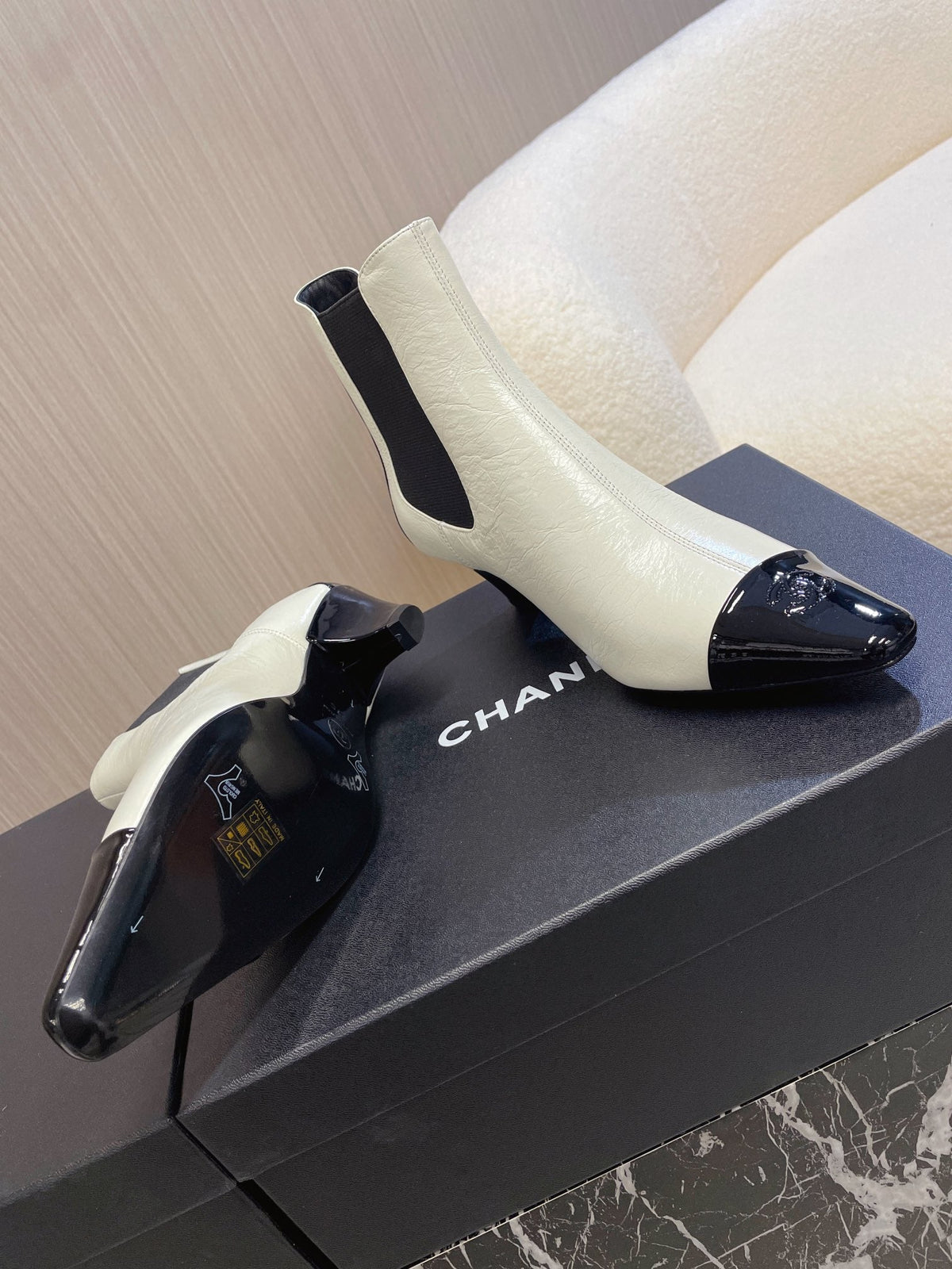 CC 26s Chelsea Boots 5cm White Black Leather Patent 108819