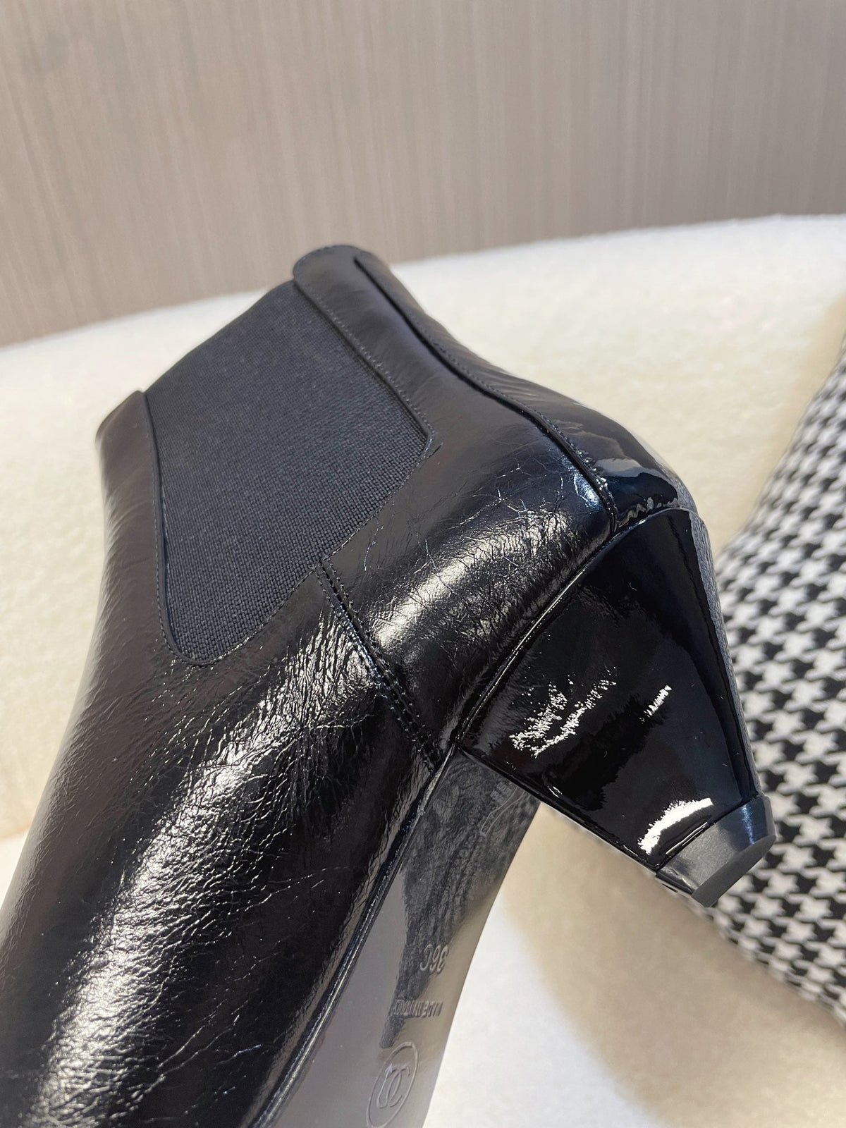 CC 26s Chelsea Boots 5cm Black Leather Patent 108820
