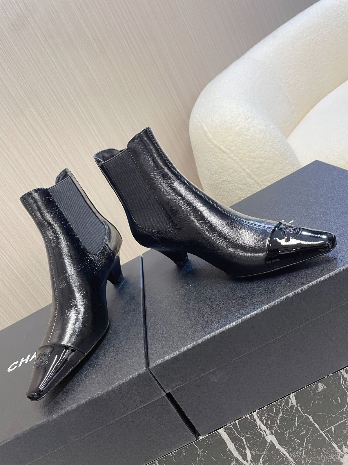 CC 26s Chelsea Boots 5cm Black Leather Patent 108820
