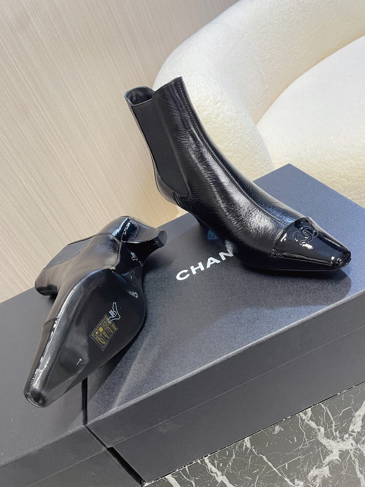 CC 26s Chelsea Boots 5cm Black Leather Patent 108820