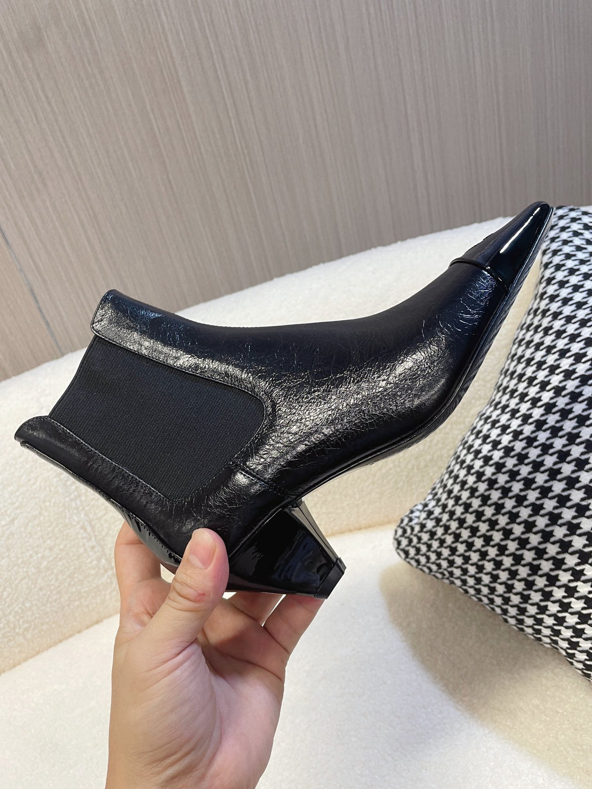 CC 26s Chelsea Boots 5cm Black Leather Patent 108820