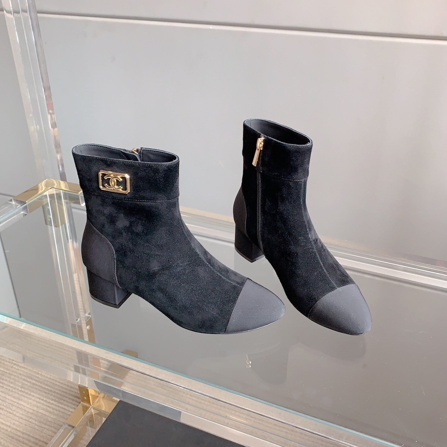 CC Low-Cut Logo Ankle Boots 50mm Black Suede Frabic 464557