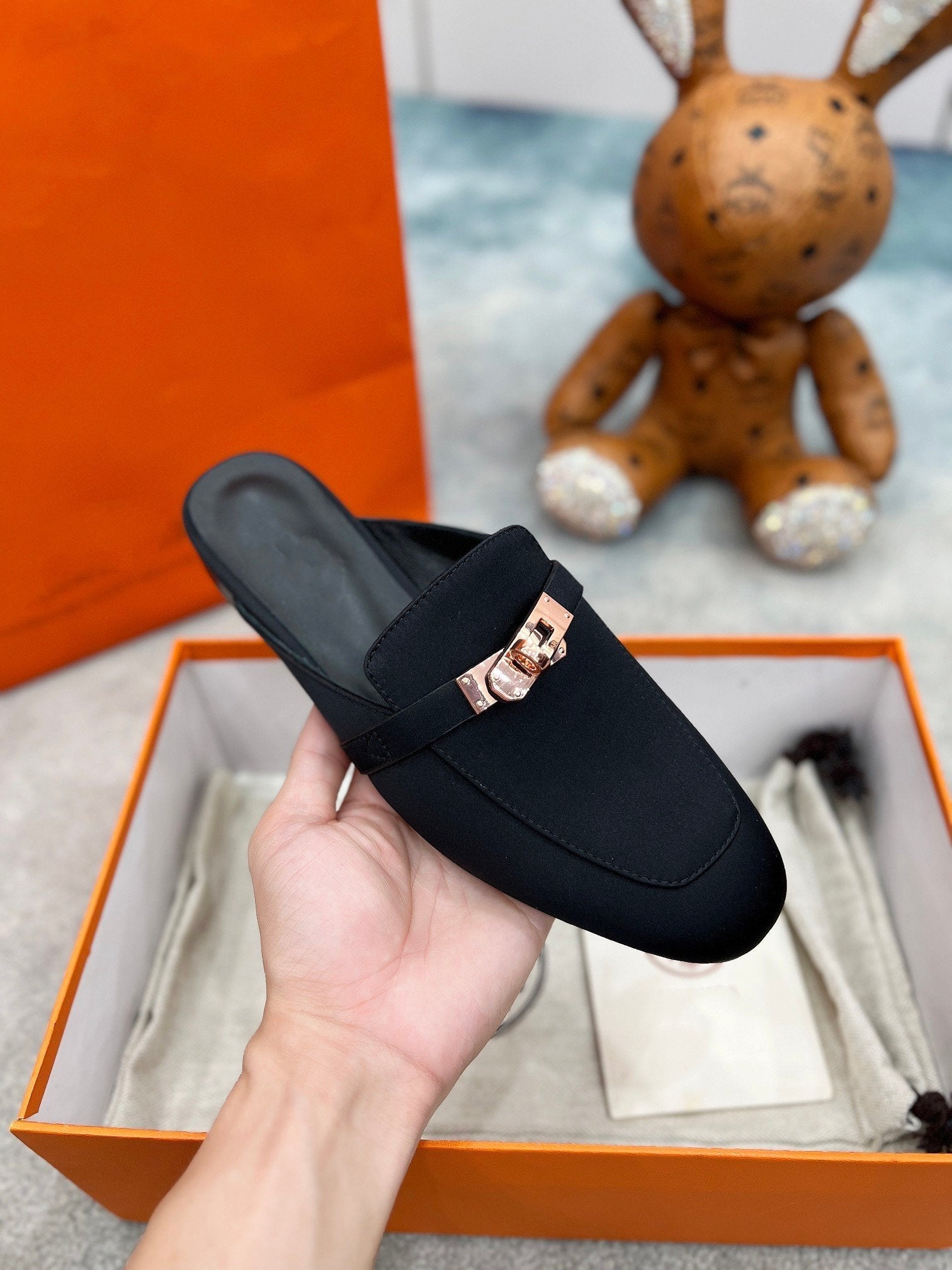 OZ Mule Black Silk Thick Cloth/Sheepskin