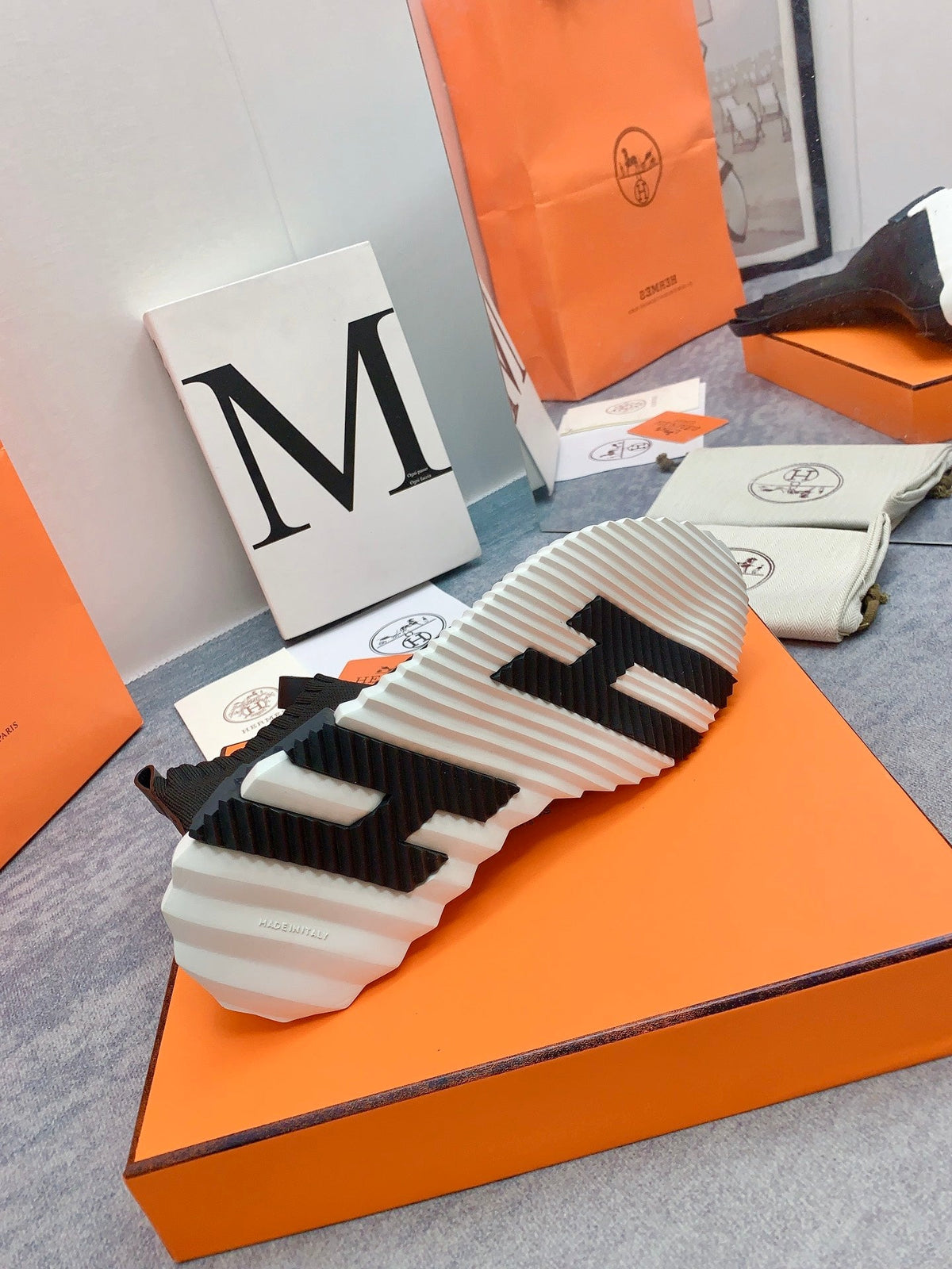 HM 26s Fun Sneakers Black Off-Black Knit 160927