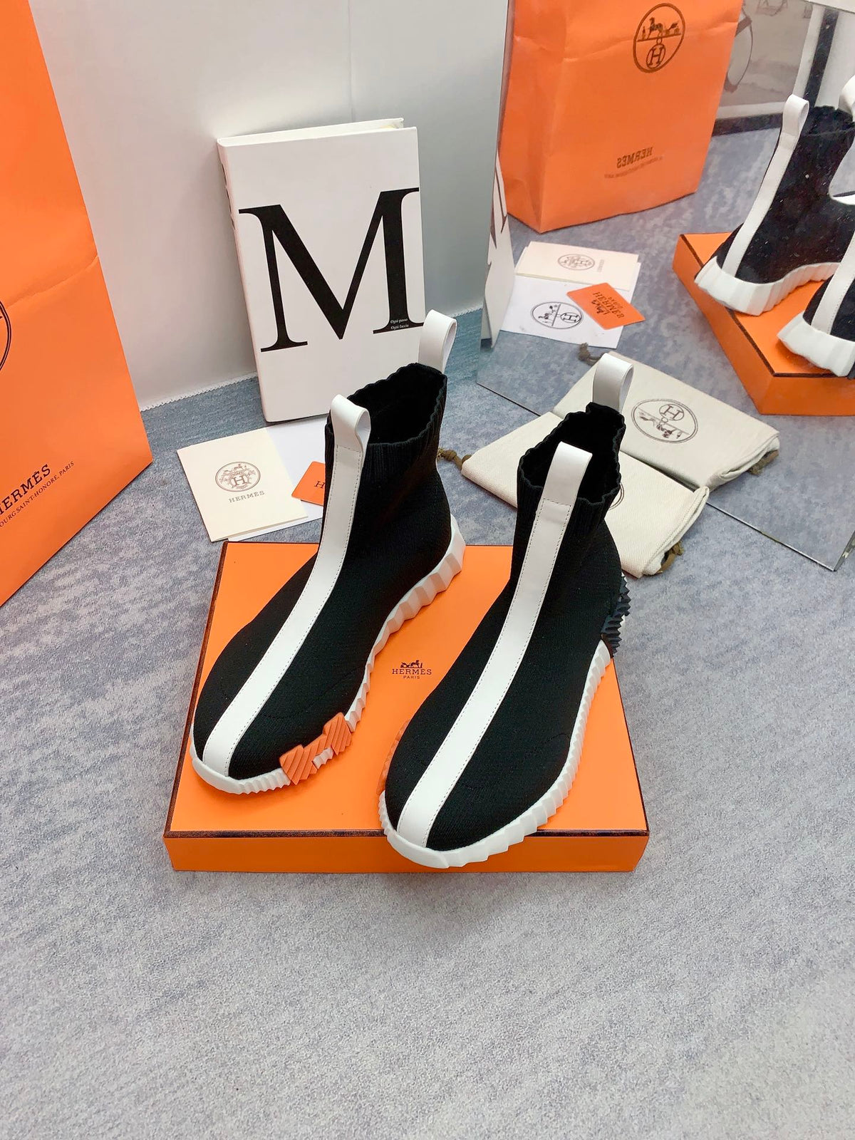 HM 26s Fun Sneakers Black Knit 160928